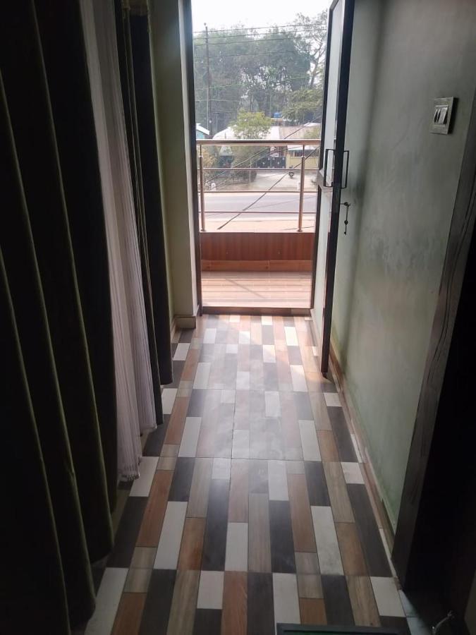 Woodland Lodge And Restaurant Guwahati Eksteriør billede