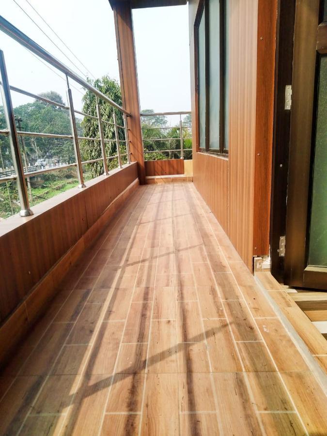 Woodland Lodge And Restaurant Guwahati Eksteriør billede