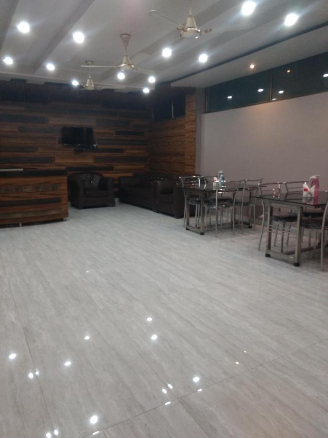 Woodland Lodge And Restaurant Guwahati Eksteriør billede
