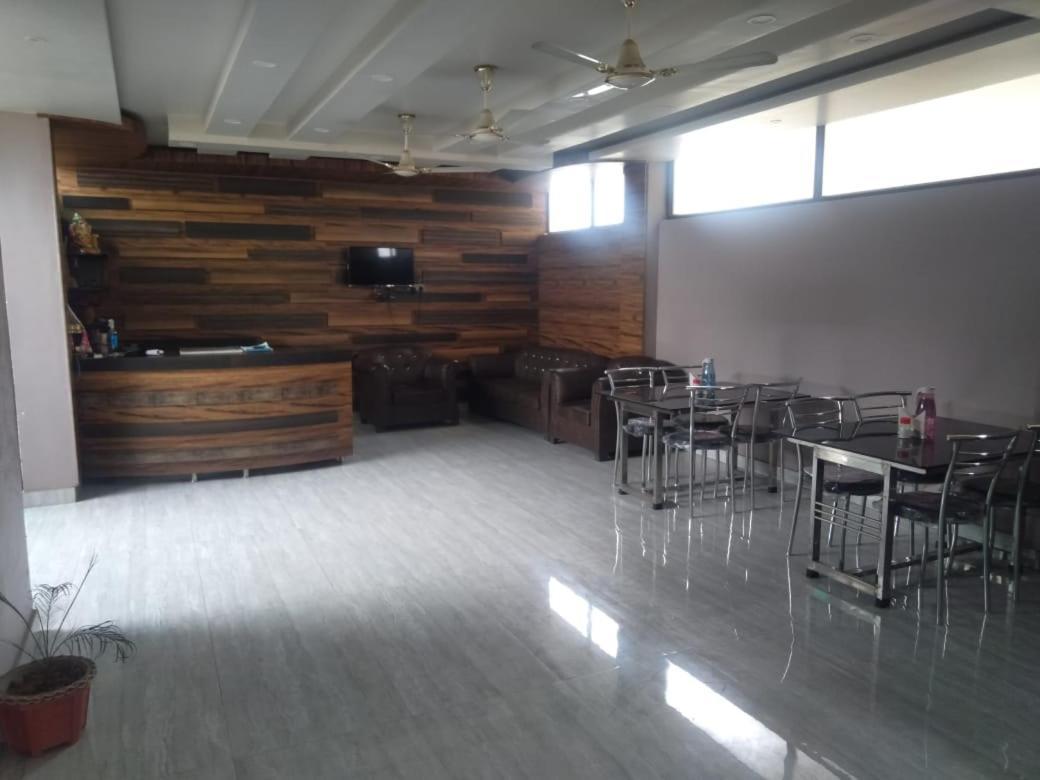 Woodland Lodge And Restaurant Guwahati Eksteriør billede