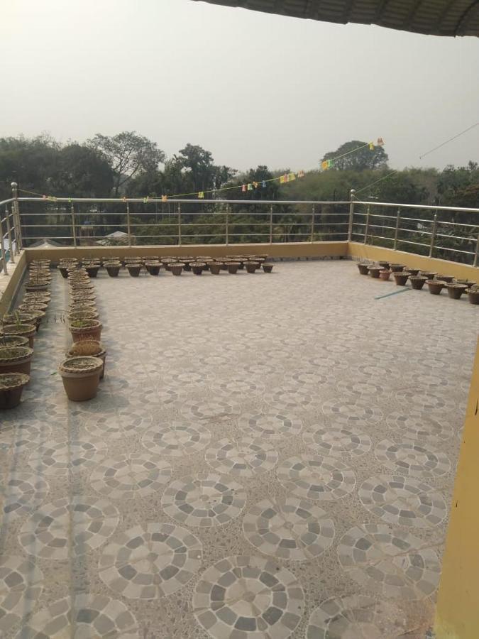 Woodland Lodge And Restaurant Guwahati Eksteriør billede